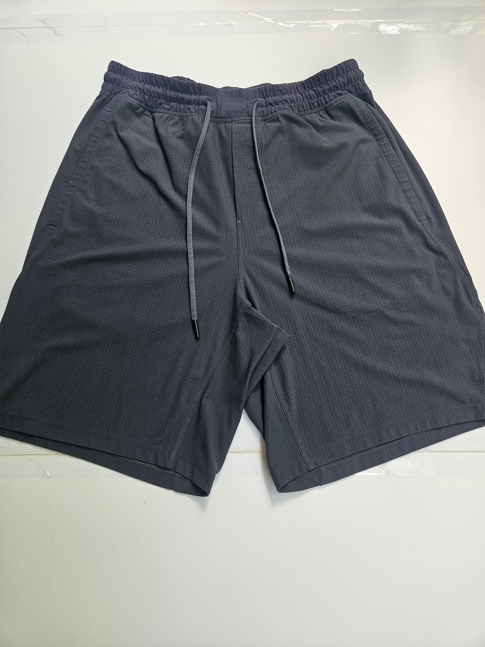 Lululemon Men's Black Textured Athletic Gym Running Shorts Size M Zip Pocket